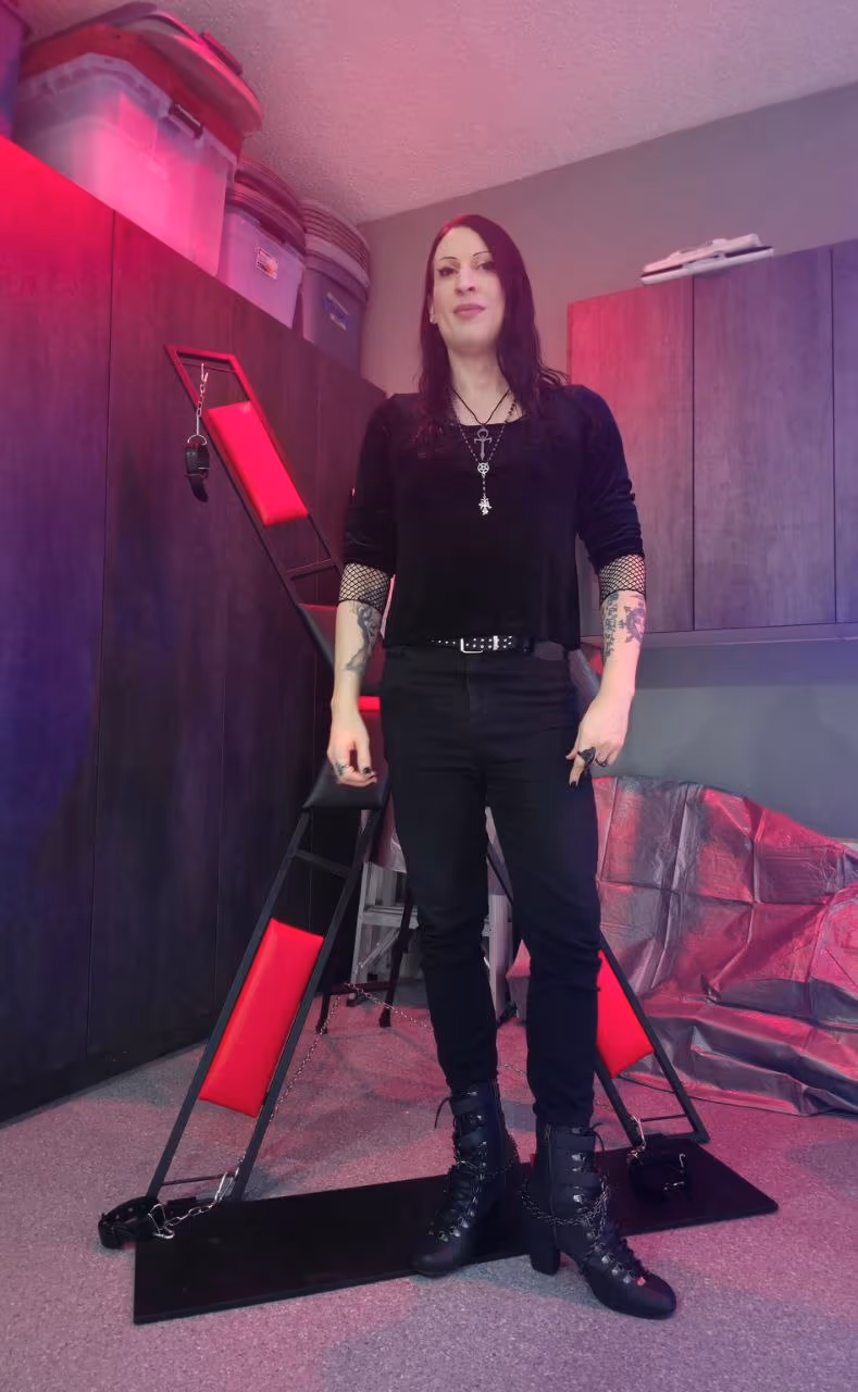 Countess Lilith LaVey professional dominatrix portrait